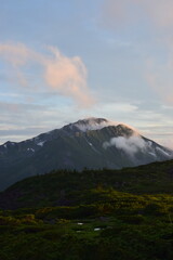 北アルプスの秘境雲ノ平の夕暮れ