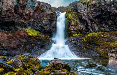 Obraz premium waterfall in the mountains