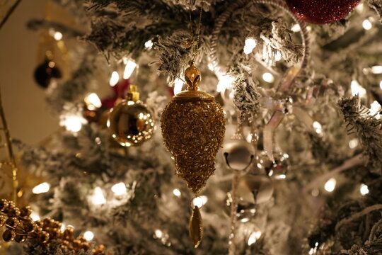 christmas tree decorations