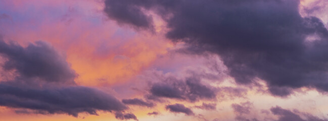 Obraz premium dramatic sunset clouds