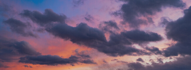 Obraz premium dramatic sunset clouds