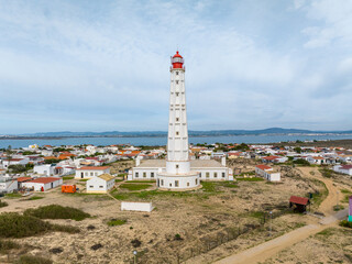 Faro del Cabo de Santa Maria en Ilha la Culatra Portugal