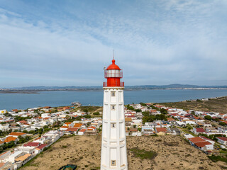 Faro del Cabo de Santa Maria en Ilha la Culatra Portugal