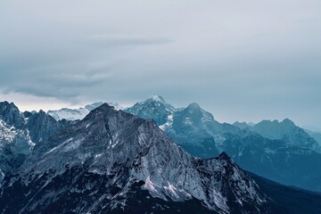 Obraz premium Panoramic view from Karwendel summit to the Tyrolean Alps.
