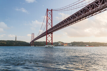 Ponte 25 de Abril, Cristo Rei Denkmal, Tejo, Lissabon, Portugal