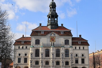 Obraz premium Blick auf das Rathaus der Stadt Lüneburg in Niedersachsen 
