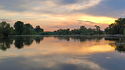 Obraz premium sunset by the Danube river in Novi Sad