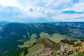 Fototapeta premium Rocky Mountain Summer Landscape on Cliff