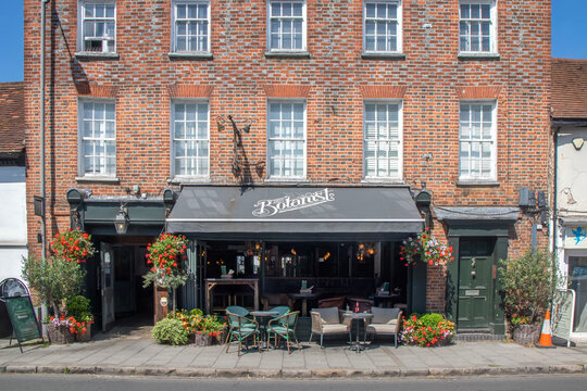The Botanist pub and restaurant, Marlow, Buckinghamshire, England, UK
