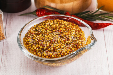 Spicy mustard sauce with seeds