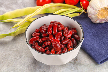 Canned red bean in the bowl