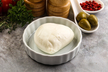Gurmet organic mozzatla dairy cheese