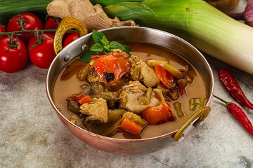 Thai curry with chicken and basil
