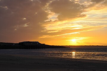 Sonnenuntergang an der niederländischen Nordsee