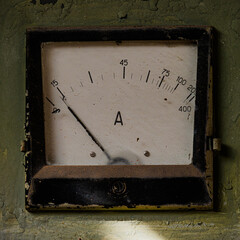 An old Ampermetr in the factory
