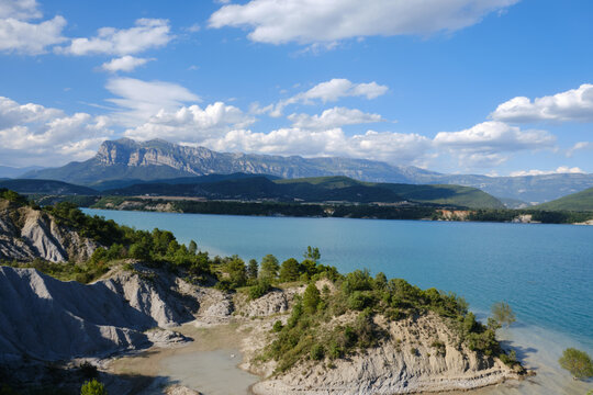 embalse de mediano, Ainsa ,pe&ntilde;a monta&ntilde;esa Huesca, Aragon, Spain