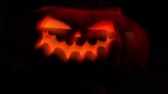 vid&eacute;o avec citrouille pour f&ecirc;ter halloween, avec effets sp&eacute;ciaux