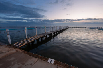 Obraz premium Morning view of North Narrabeen rockpool, Sydney, Australia.