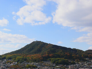 秋の山、背景用画像。