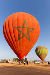 Obraz premium Above the Desert: Morocco's Colors in the Sky