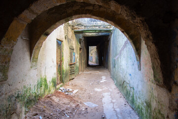 Obraz premium Small street in the pretty town of Essaouira in Morocco