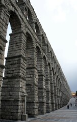 The aqueduct at Segovia, Spain, was built in the second half of the Iᵉʳ or early IIᵉ century. It was built to bring spring water from the mountains, 17 km away, to the town.