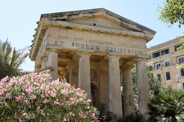 Naklejka premium Monument in the form of an ancient Greek Doric temple dedicated to Sir Alexander Ball, one of the leaders of the Maltese insurgents against the French during the uprising of 1798.Lower Barrakka Garden