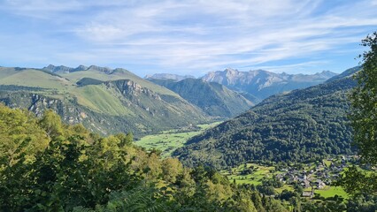 Bilhères et la vallée d'Ossau vus depuis les cromlechs de Lous Couraus