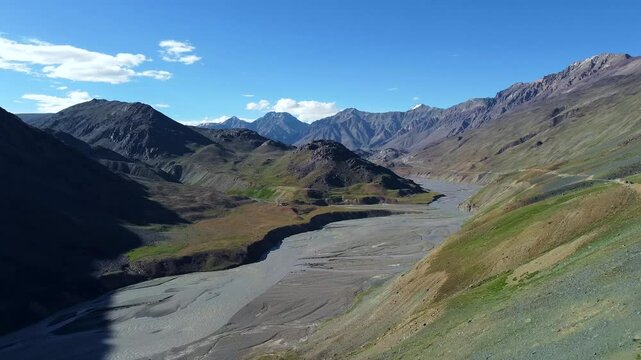 Beautiful aerial view of himalayan mountain landscape at dhar pallamo and chenab river road from batal to chandratal in lahaul and spiti, himachal pradesh, India.