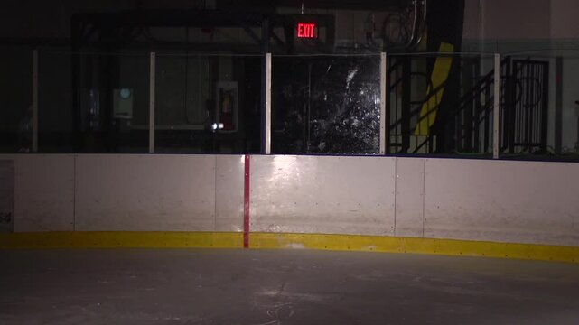 Ice hockey corner bodycheck players