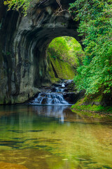 秋の亀岩の洞窟　千葉県君津市　Kameiwa Cave in Autumn. Chiba Pref, Kimitsu City.