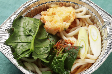 調理前の鍋焼きうどん