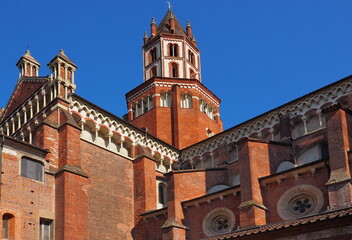 Fototapeta premium Cloister interior of Sant'Andrea church, in gothic architecture built beetween 1219-1227.