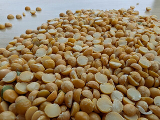Small yellow split peas close up