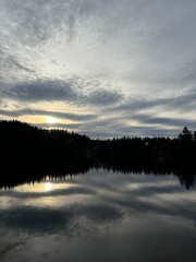 Obraz premium sunset over the river
