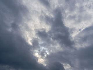 冬の雲が多い空05