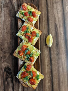 flat bread with veges