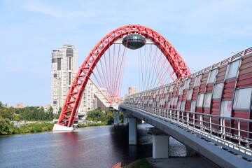 Fototapeta premium Zhivopisny Bridge is a cable-stayed bridge that spans Moskva River in north-western Moscow, Russia. It is the first cable-stayed bridge in Moscow.