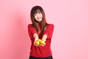 20s woman in red t-shirt