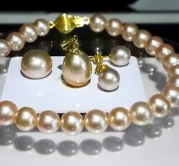 Elegant Pearl Jewelry Set on Display