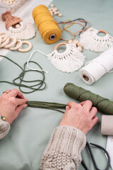 Makramee Dekoration für Weihnachten, Wichtel, Rentier, Makramee knüpfen