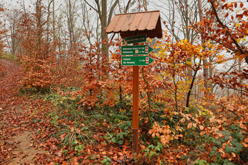 Wegweiser, Schild, Informationstafel am Aussichtspunkt Wolkensteiner Schweiz, Wandern, Wandergebiet, Landschaft in Wolkenstein im Erzgebirge, Erzgebirgskreis, Sachsen, Deutschland	