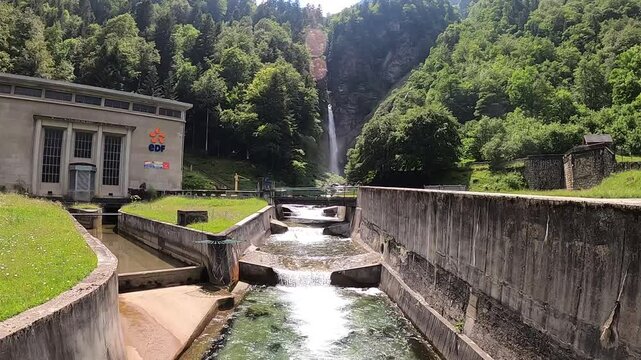 Cascade d'Enfer, Cascade Cau, Vall&eacute;e du Lis
