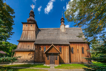 Drewniany kościół Narodzenia Najświętszej Maryi Panny w Krużlowej Wyżnej w gminie Grybów na południu Polski. © Jacek