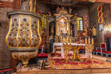 Ołtarz główny kościoła w Ptaszkowej. © Jacek