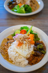 二色のインドカレー
