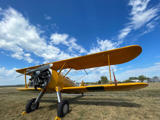Vintage, avion biplan des années 1930 © natgi