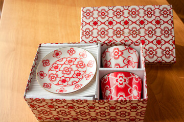 紅白　ペアの湯呑み茶碗　お祝い
