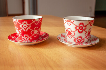 紅白　ペアの湯呑み茶碗　お祝い
