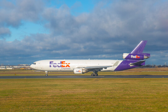 FedEx Express McDonnell Douglas MD-11F N609FE at Toronto Pearson International Airport (YYZ), Mississauga, Toronto, Ontario ON, Canada. 